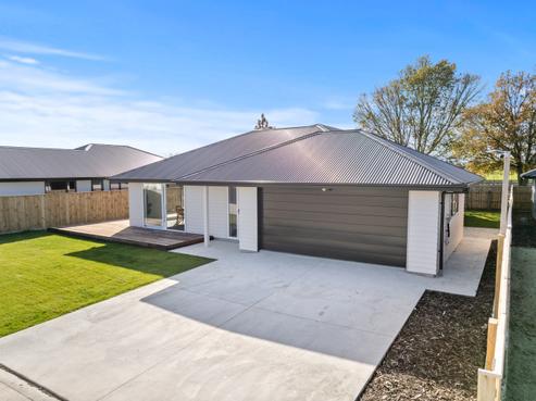 2 Lawry Lane, Feilding