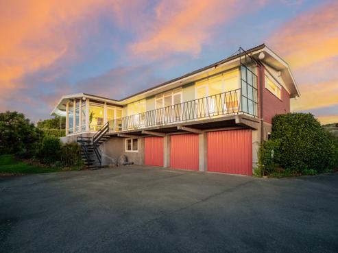 304 Cannon Hill Crescent, Mount Pleasant