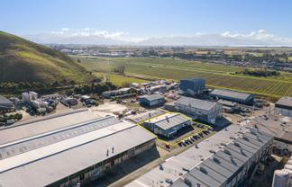 Industrial Warehouse Opportunity For Lease!