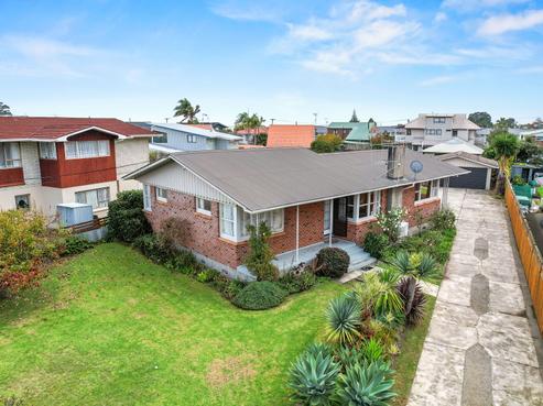 107 Robert Street, Thames