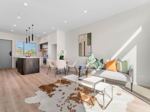 2A Babington Place, Torbay