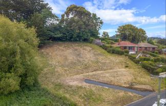 40 and 42 Waldron Crescent, Green Island