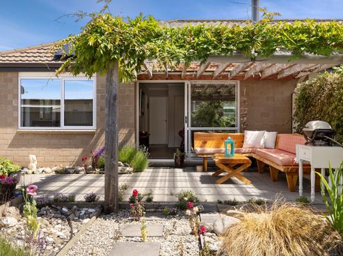 44 Quinnat Street, Albert Town