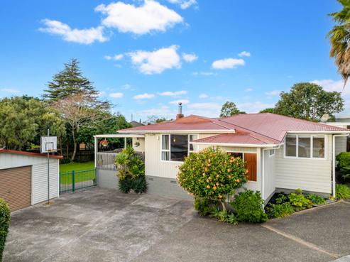 50 Amberley Avenue, Te Atatu South