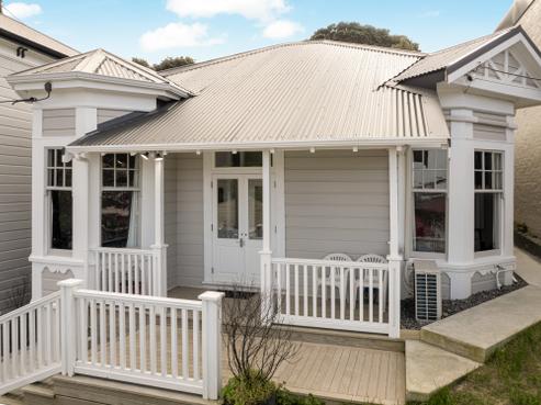 28 Medway Street, Island Bay