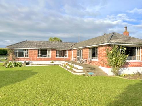 570 Rimu South Road, Waimatua