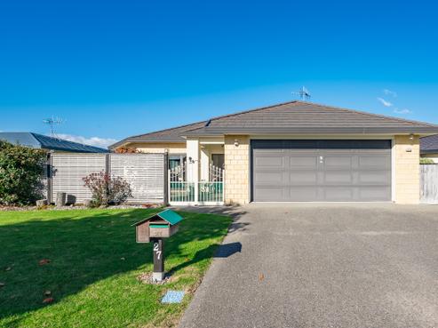 27 San Priamo Place, Paraparaumu Beach