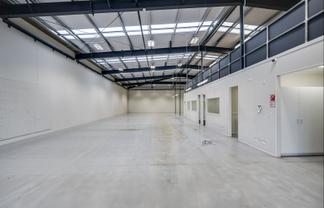 Excellent trade retail and warehousing for lease