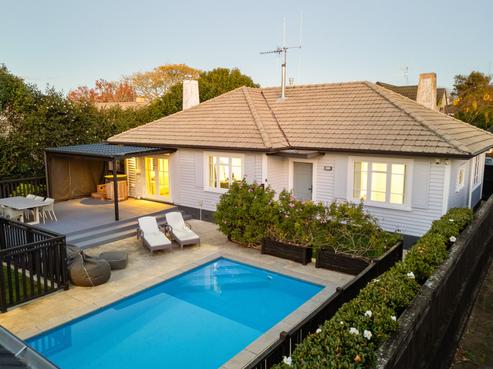 6 Strowan Avenue, Fairfield