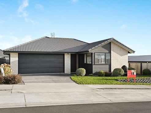 7 Benjamin Avenue, Rototuna North