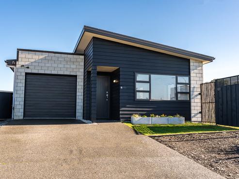 2 Onukutara Place, Huntington