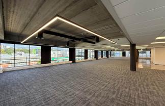 MODERN OFFICE WITH CHARACTER

