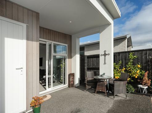 39A Saint Pauls Drive, Brookfield