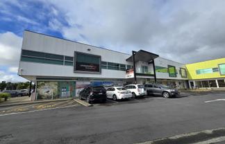 Versatile Flat Bush Office