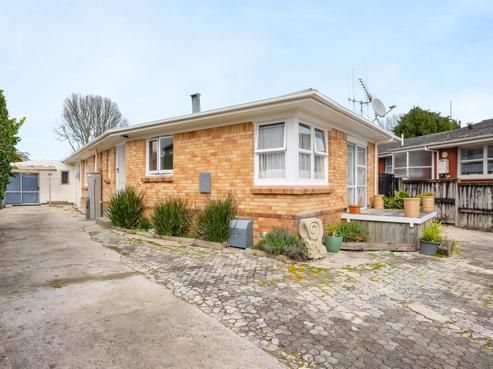 8 Robert Grigg Place, Hamilton East