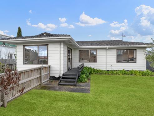 18 Halyard Place, Te Atatu Peninsula