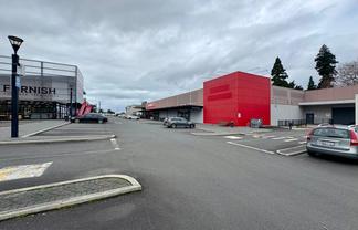 Centre of the Population, High-Profile Bulk Retail