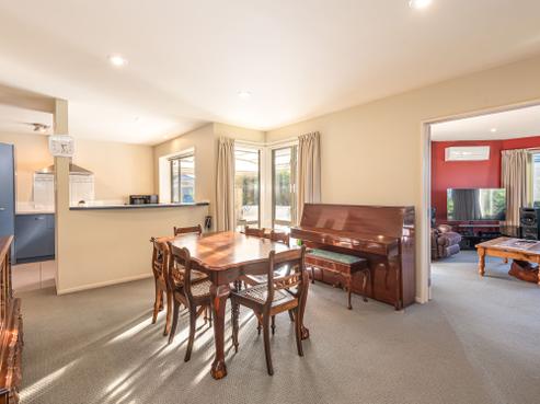 25 Robinia Place, Hornby
