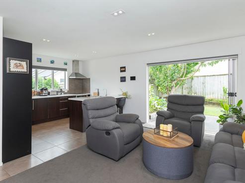 15 Silverstone Place, Lytton West