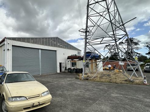 186 Mcleod Road, Te Atatu South