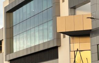 Christchurch City 864 sqm / 21 car parks 