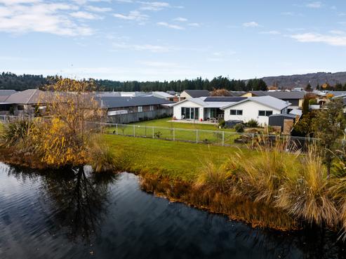 16 Briar Crescent, Alexandra