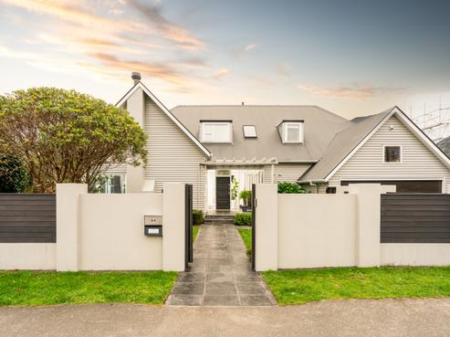 64 Friend Street, Karori