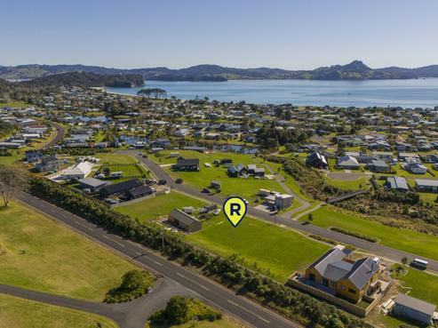 13 Oliver Leighs Drive, Cooks Beach