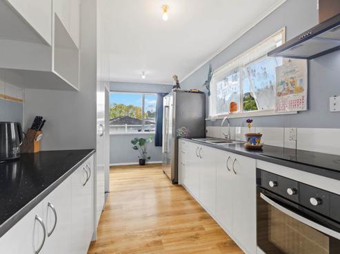 24 Redcrest Avenue, Red Hill