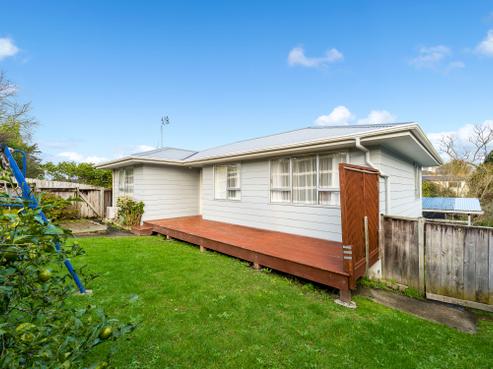 69 Kemp Road, Massey