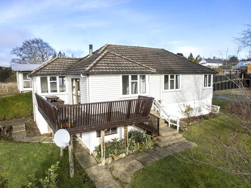 6 Campbelton Street, Lawrence