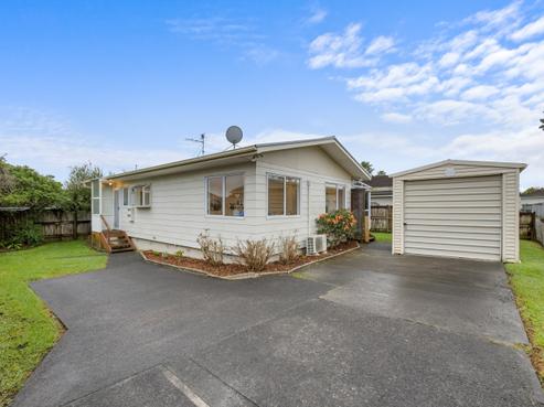 2/4 Shamrock Lane, Te Atatu Peninsula