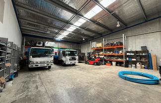325sqm Industrial Warehouse in Henderson