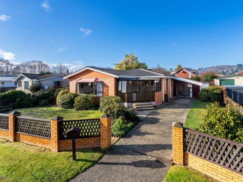 8 Elmwood Drive, Mosgiel