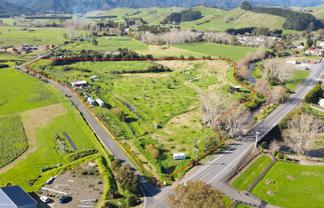 18 Neavesville Road, Puriri