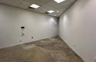 CBD Retail - Located in 205 Queen St Lobby