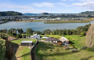 31 Manuka Drive, Whangamata