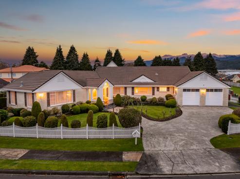 19 Comeskey Grove, Elderslea