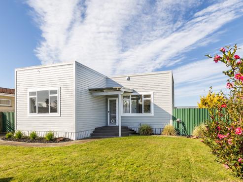 1004 Garry Street, Raureka