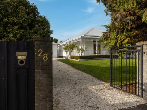 28 Cleveland Street, Edgeware