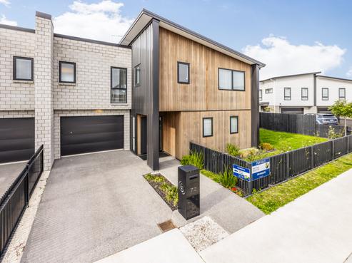 72 Maanihi Drive, Rototuna North