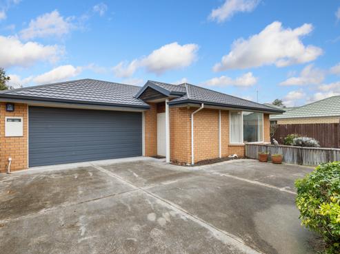81 Fairway Drive, Shirley