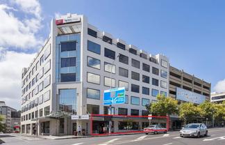 HIGH EXPOSURE CAFE OR RETAIL SITE
