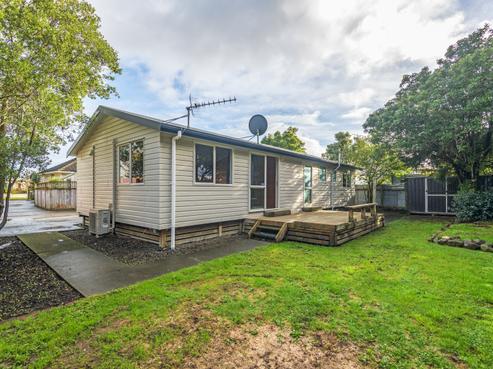 79A Clyde Crescent, Roslyn