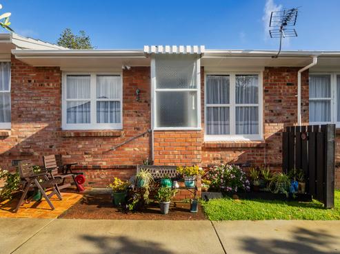 2/10 Walker Road, Point Chevalier