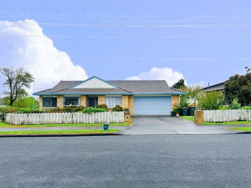 2/17 Queen Street, Papakura