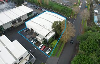 Drive-thru warehouse 