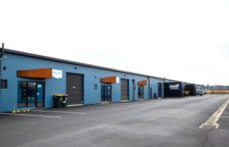 106m2 Office/warehouse available for lease