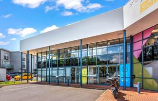 Bright Corner Office in Mount Eden