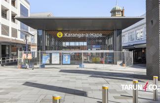 Modern Newton Office with 6 Car Parks
